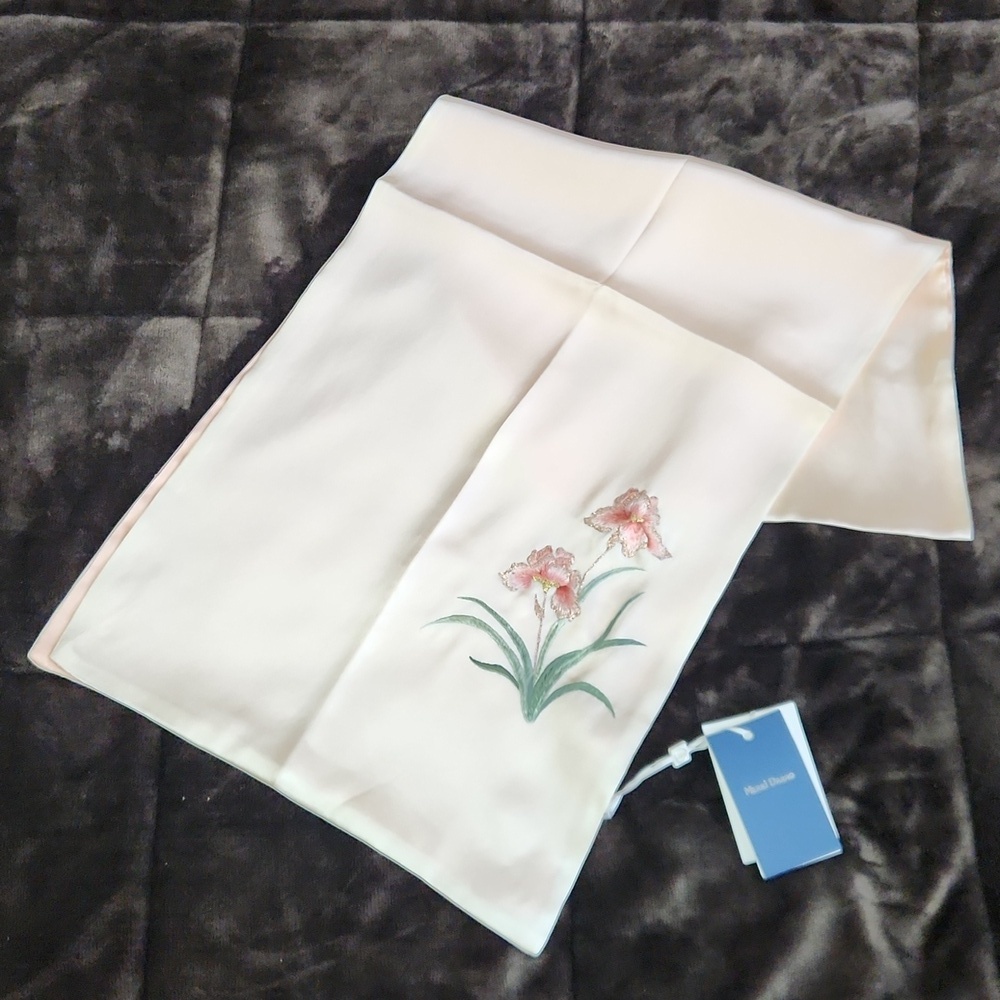 NWT Merri Darno Hand Embroidered Silk Scarf
